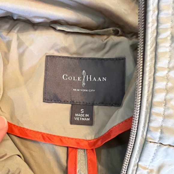 S Cole Haan Tan Packable Parka Rain Jacket Small Hooded Khaki Tan Brown Classic - Picture 4 of 16